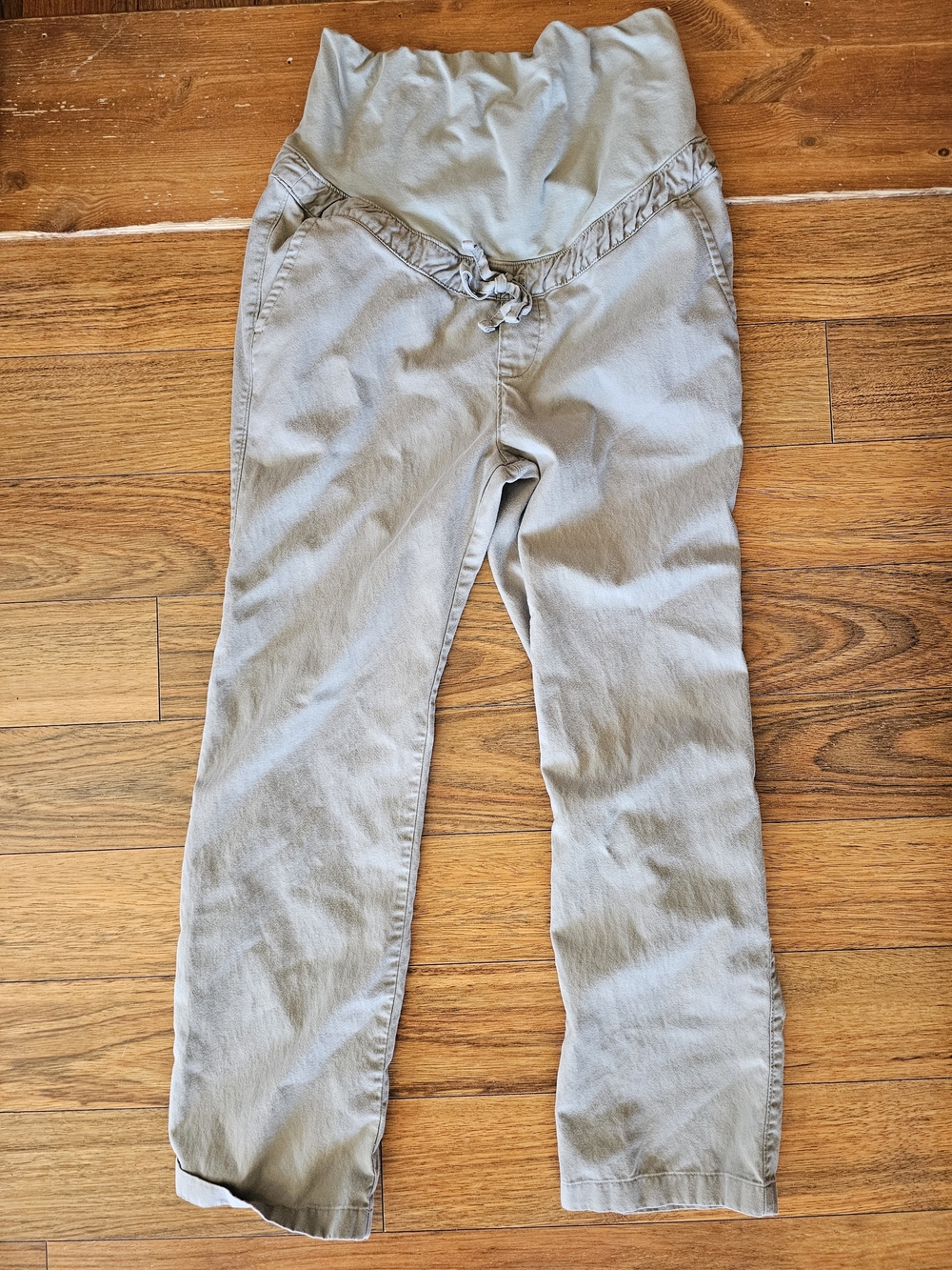 GAP Maternity Straight-Leg Pants in Light Gray-Taupe